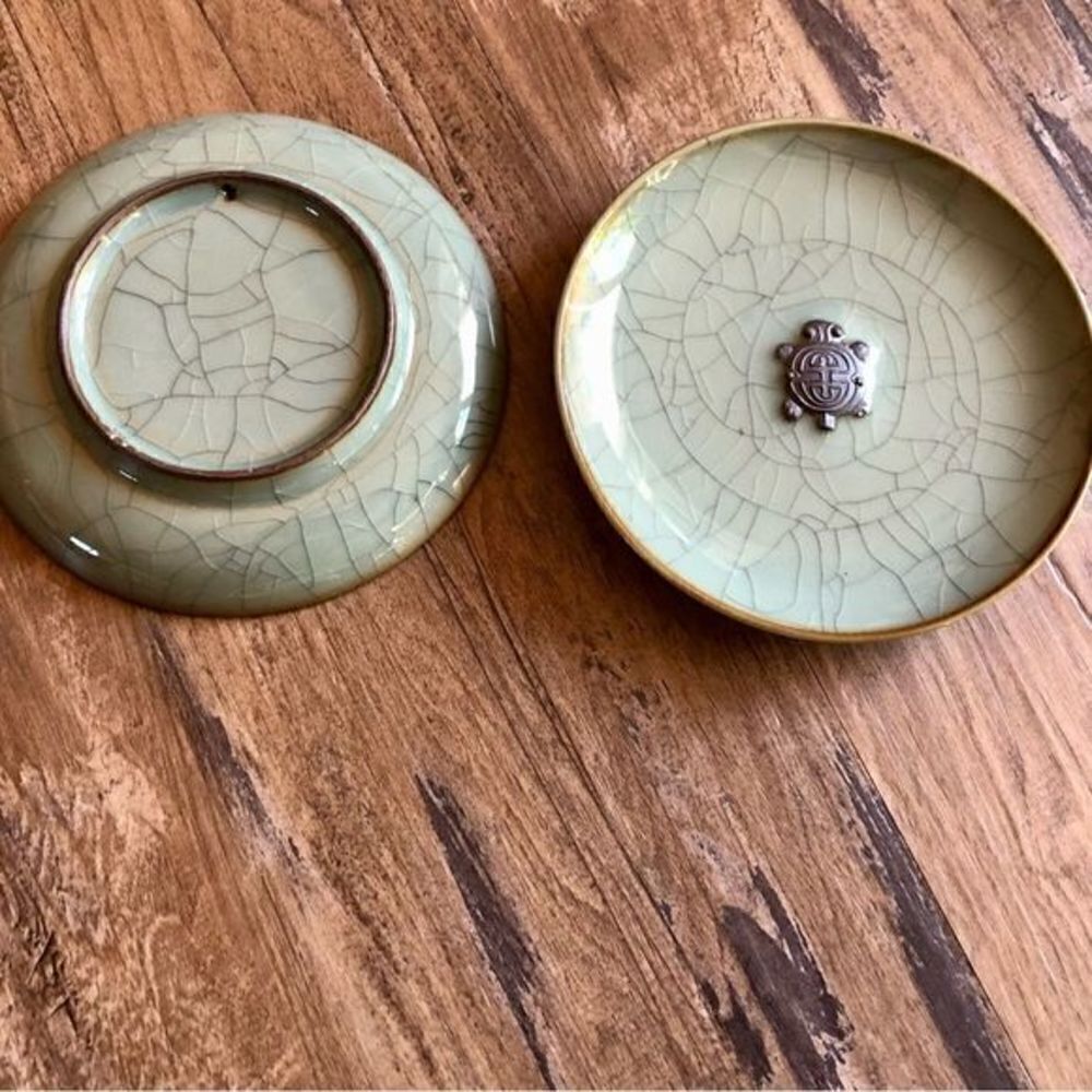 2 1980s Longquan Celadon Wares Sage Green Turtle Motif Art Plates—original VNT - Picture 6 of 16
